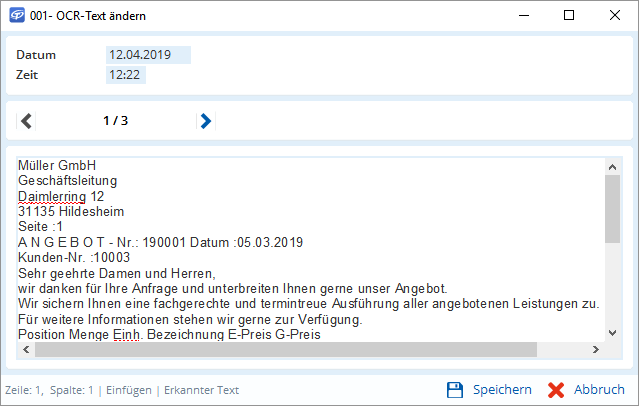 Jemand arbeitet am Computer und prüft ein Angebot von Müller GmbH. Oben stehen Kundennummer, Datum und Uhrzeit.