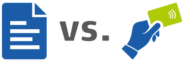 Links wird ein Auftrag geprüft, rechts zahlt jemand kontaktlos - in der Mitte steht groß 